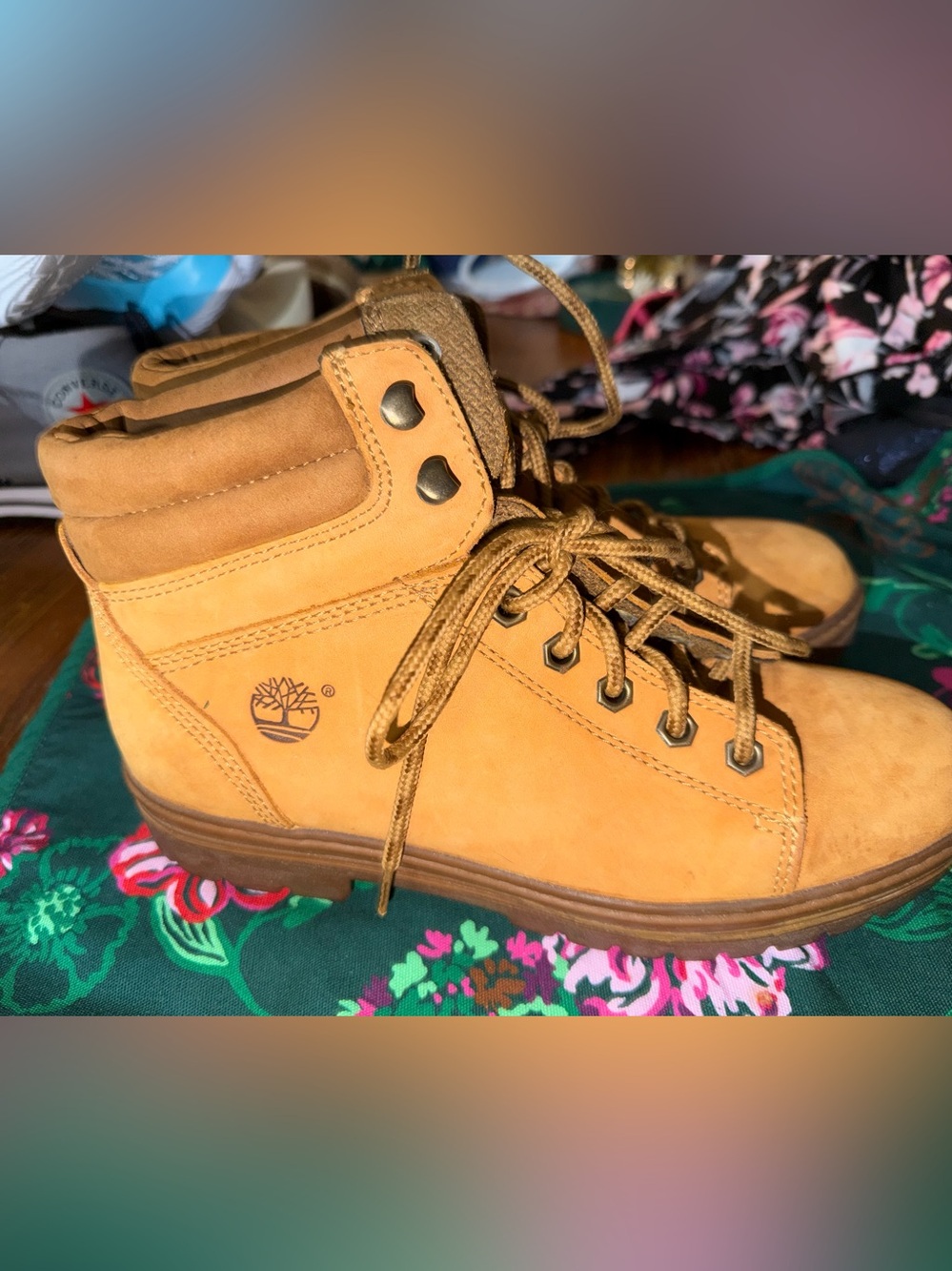Timberland Wheat Nubuck Hiking Boots Women’s 9M Lace Up Boots